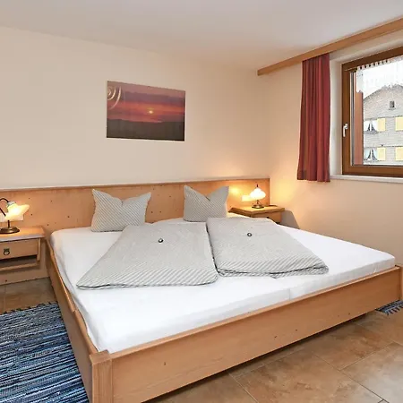 Tre Restaurant Aparthotel 4*