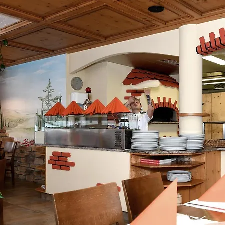 Apartmanhotel Tre Restaurant 4*