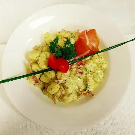 Tre Restaurant Lägenhetshotell 4*